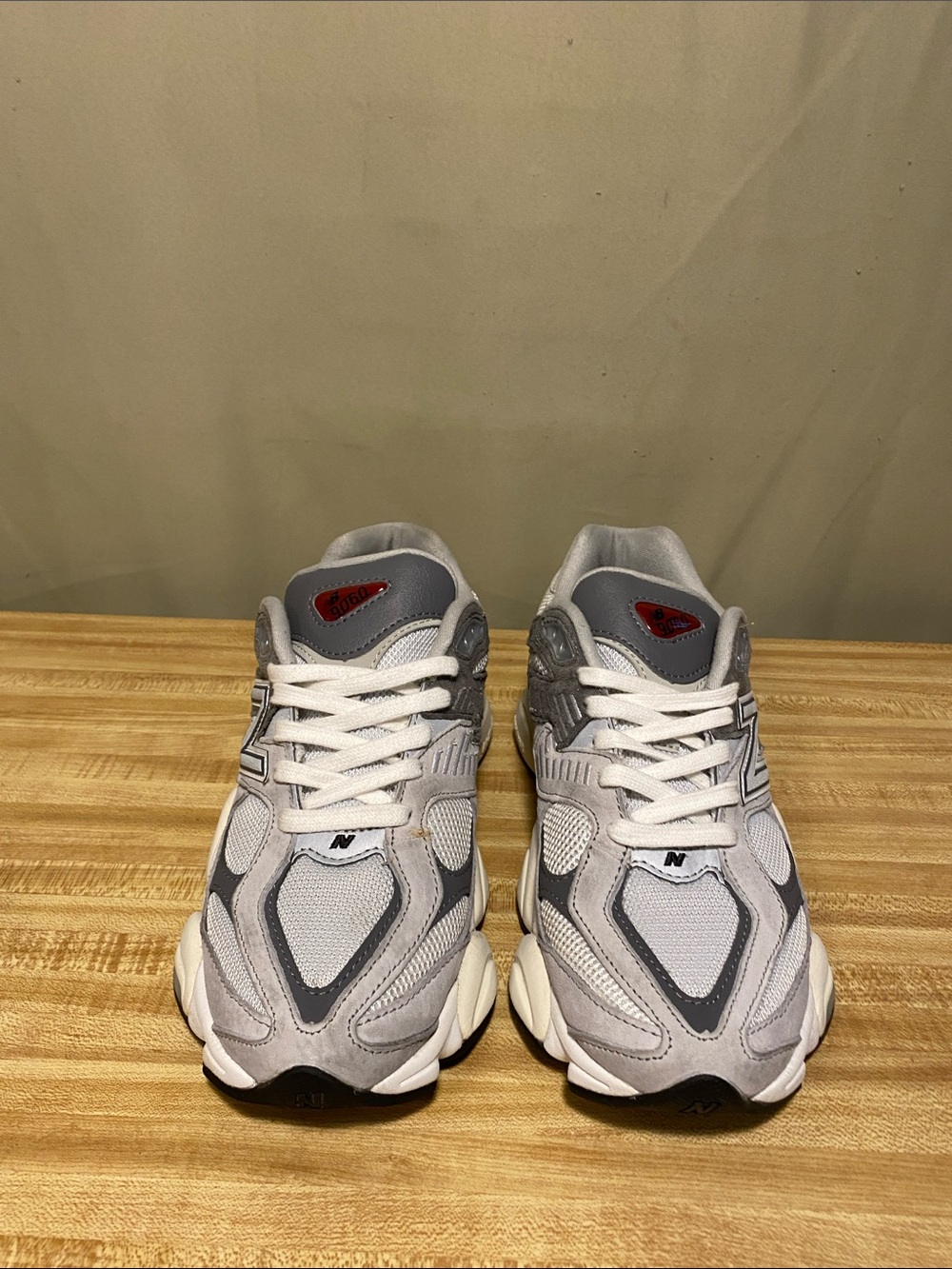 New Balance 9060 Cloud Grey Men’s/Womens Unisex Running shoes W8/M6.5 - Picture 3 of 6